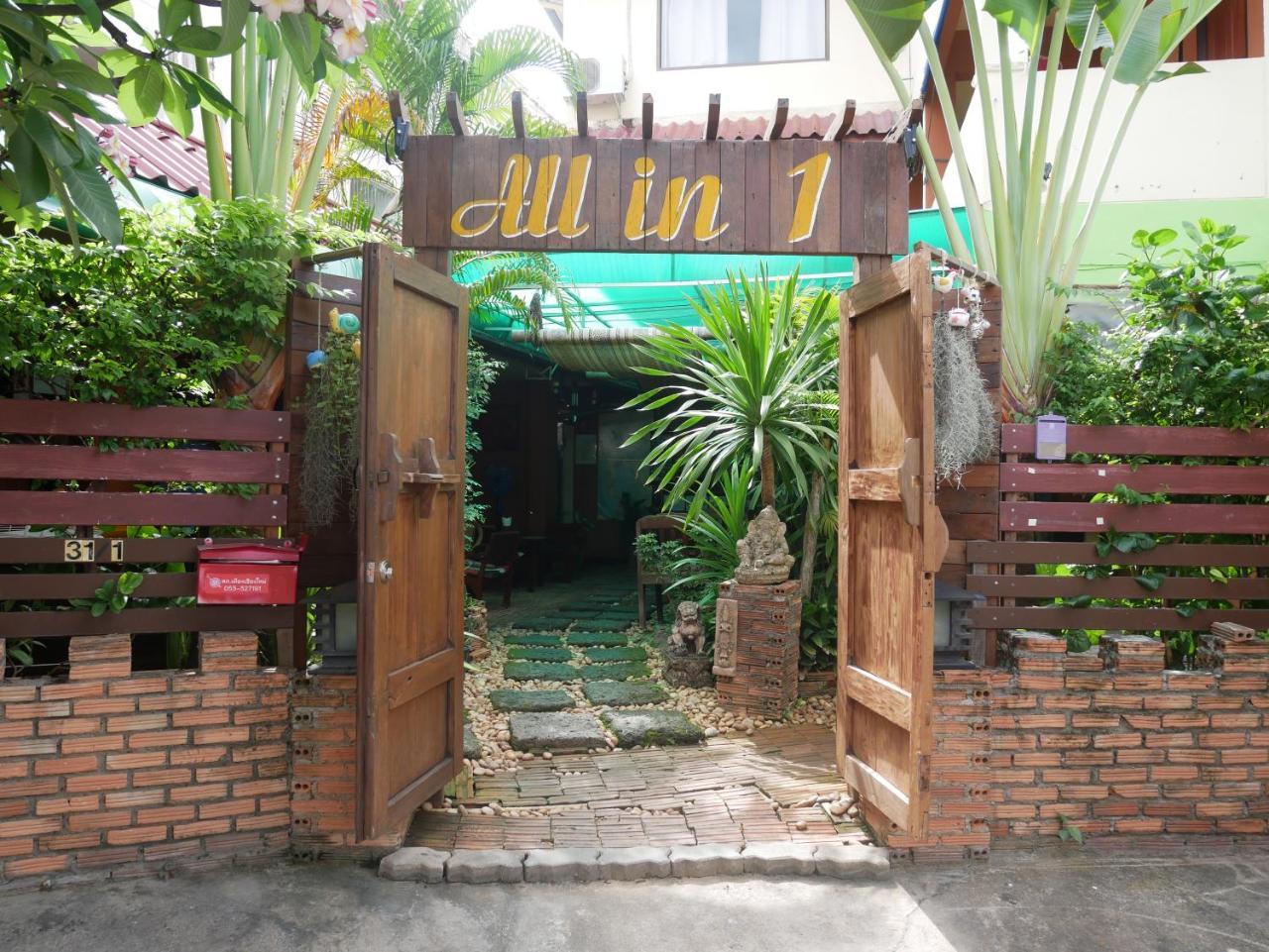 All In 1 Guesthouse Chiang Mai Bagian luar foto